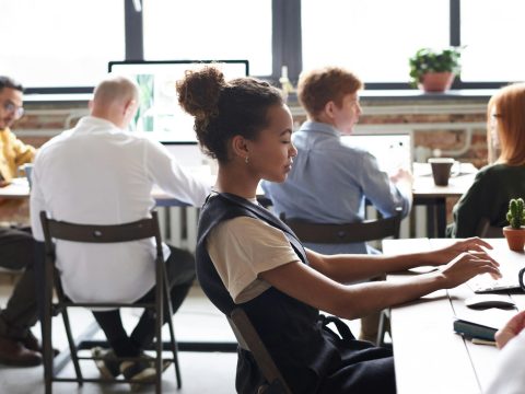 Who Am I Online? Digital Identity, Gender, and the Persistence of the Male Gaze